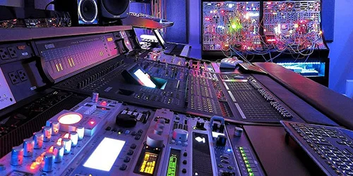 Enstrüman odası akustiği ve ses yalıtımı uygulaması
